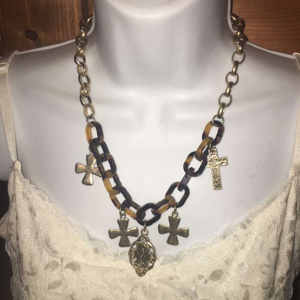 🆕Beautiful gold link cross necklace NWT